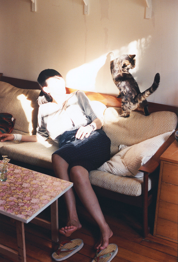 瞬间的永恒，从戈丁的钢骨到阿拉巴的魔法—论足球唯一性的双重奏